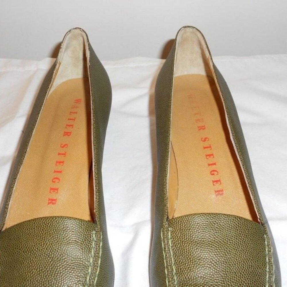 WALTER STEIGER, VINTAGE KHAKI LEATHER KITTEN HEEL PUMP – SIZE-9- EXCELLENT